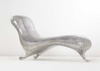 Marc Newson Lockheed Lounge für Rekordpreis versteigert